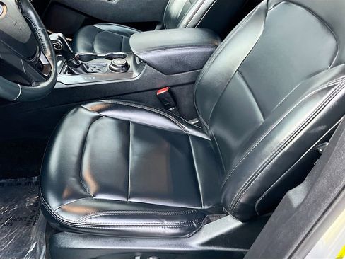 Used 2019 Ford Explorer XLT w/ Equipment Group 202A image 19