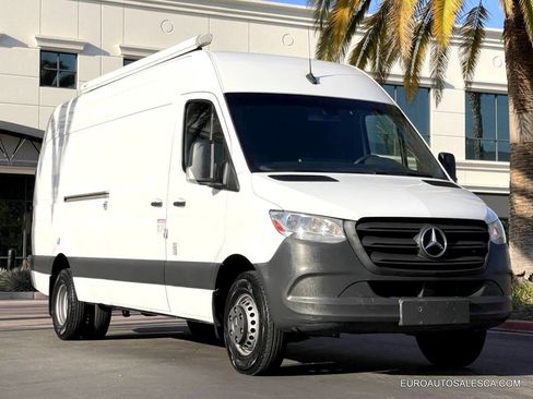 Used 2019 Mercedes-Benz Sprinter 170 image 2