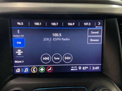 Used 2023 GMC Acadia SLE image 10