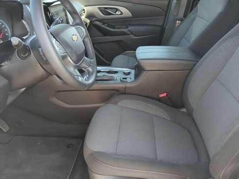 Used 2023 Chevrolet Traverse LT FWD image 11