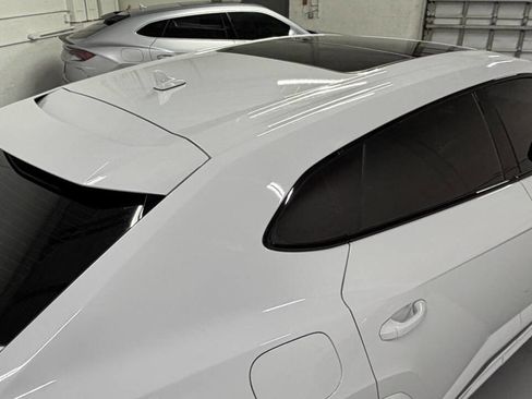 Used 2020 Lamborghini Urus AWD/4WD image 11