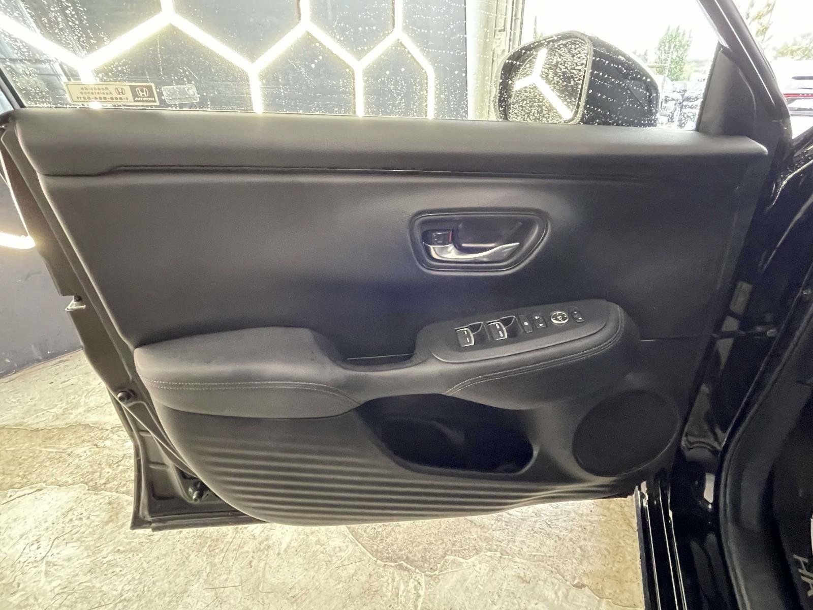 Used 2024 Honda HR-V EX-L image 17
