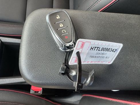 Used 2024 Chevrolet TrailBlazer RS FWD image 29