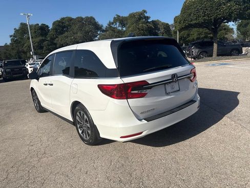 Used 2024 Honda Odyssey EX-L image 3