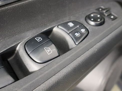 Used 2021 Nissan Kicks SV image 22