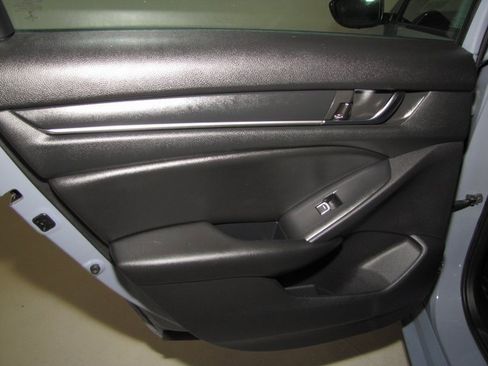 Used 2021 Honda Accord Sport image 13