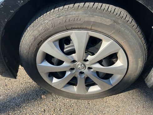 Used 2025 Toyota Corolla LE FWD image 11