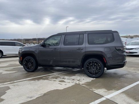 New 2026 Jeep Grand Wagoneer Summit image 2