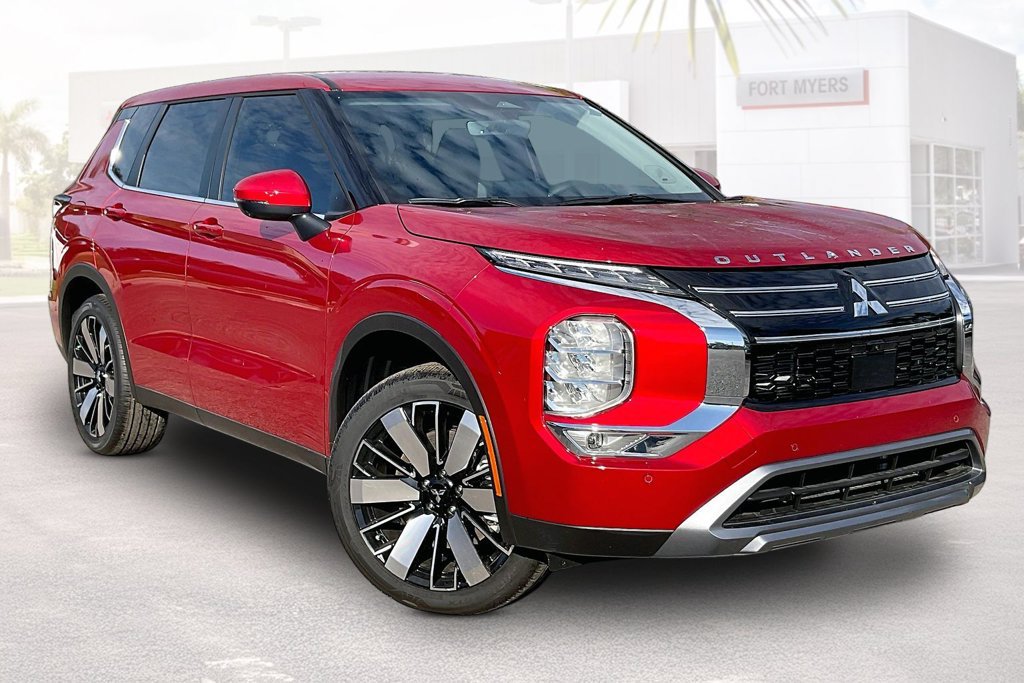 Used 2026 Mitsubishi Outlander SE FWD image 1