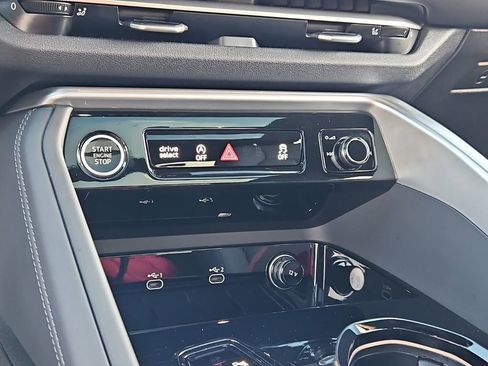 Certified 2025 Audi Q5 2.0T Premium Plus w/ Premium Plus image 23