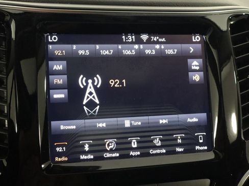 Used 2019 Jeep Cherokee Limited AWD/4WD image 30
