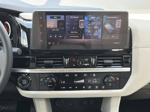 Used 2026 Nissan Pathfinder SL AWD/4WD image 6