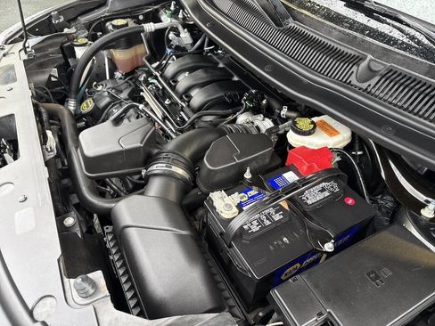 Used 2018 Ford Explorer Limited image 17