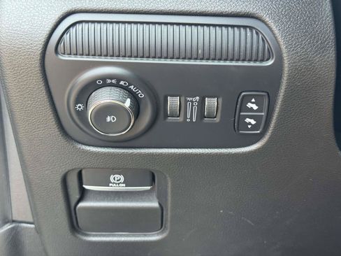 Used 2023 Jeep Wagoneer 4WD w/ Convenience Group I image 20
