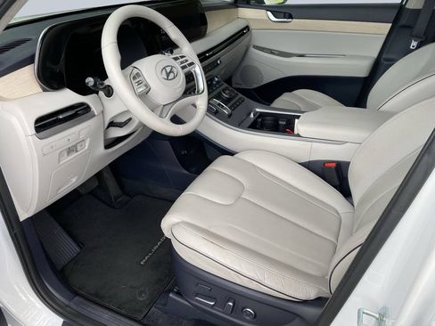 Used 2023 Hyundai Palisade Limited w/ Cargo Package FWD image 10
