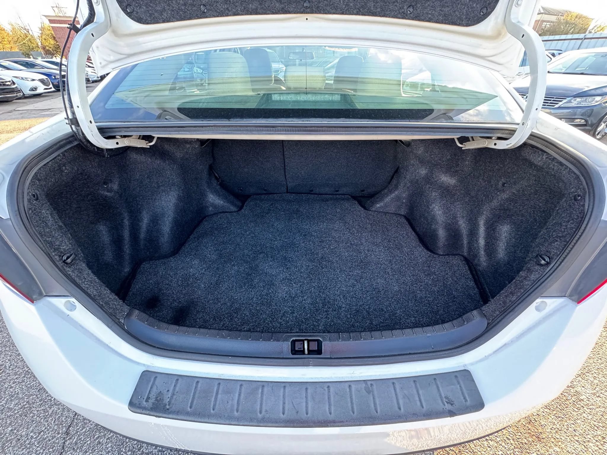 Used 2015 Toyota Corolla L FWD image 27