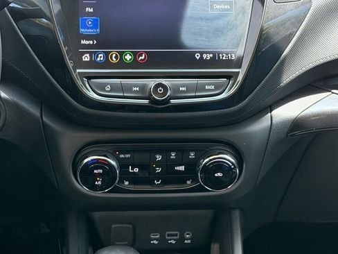 Used 2021 Chevrolet TrailBlazer LT w/ Premium Seating Package FWD image 18
