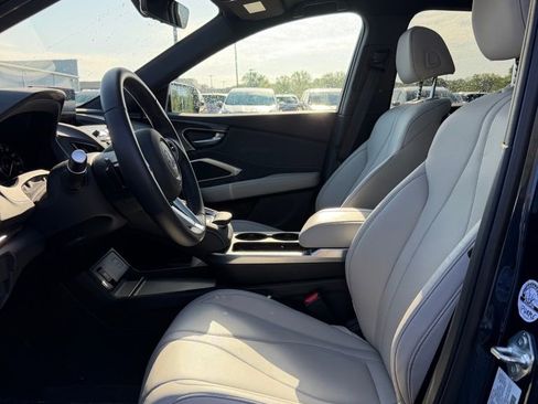 Used 2025 Acura RDX SH-AWD image 11