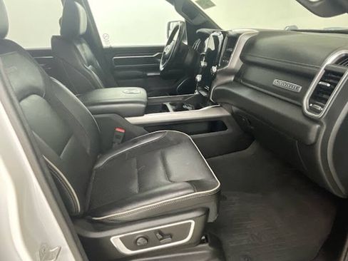 Used 2023 RAM 1500 Laramie AWD/4WD image 18