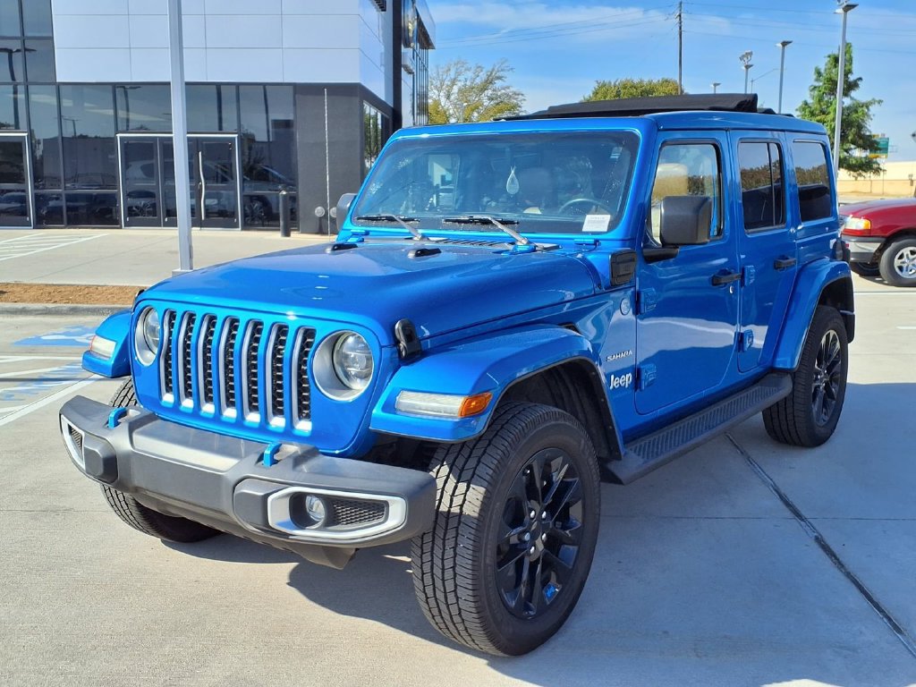Used 2023 Jeep Wrangler Unlimited Sahara AWD/4WD image 7