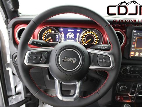 Used 2023 Jeep Gladiator Rubicon w/ Cold Weather Group image 43