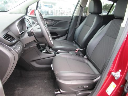 Used 2022 Buick Encore Preferred w/ Safety Package FWD image 18