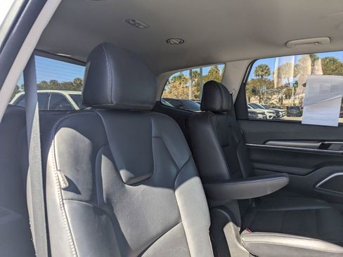 Used 2024 Kia Telluride S w/ S Sunroof Package image 14