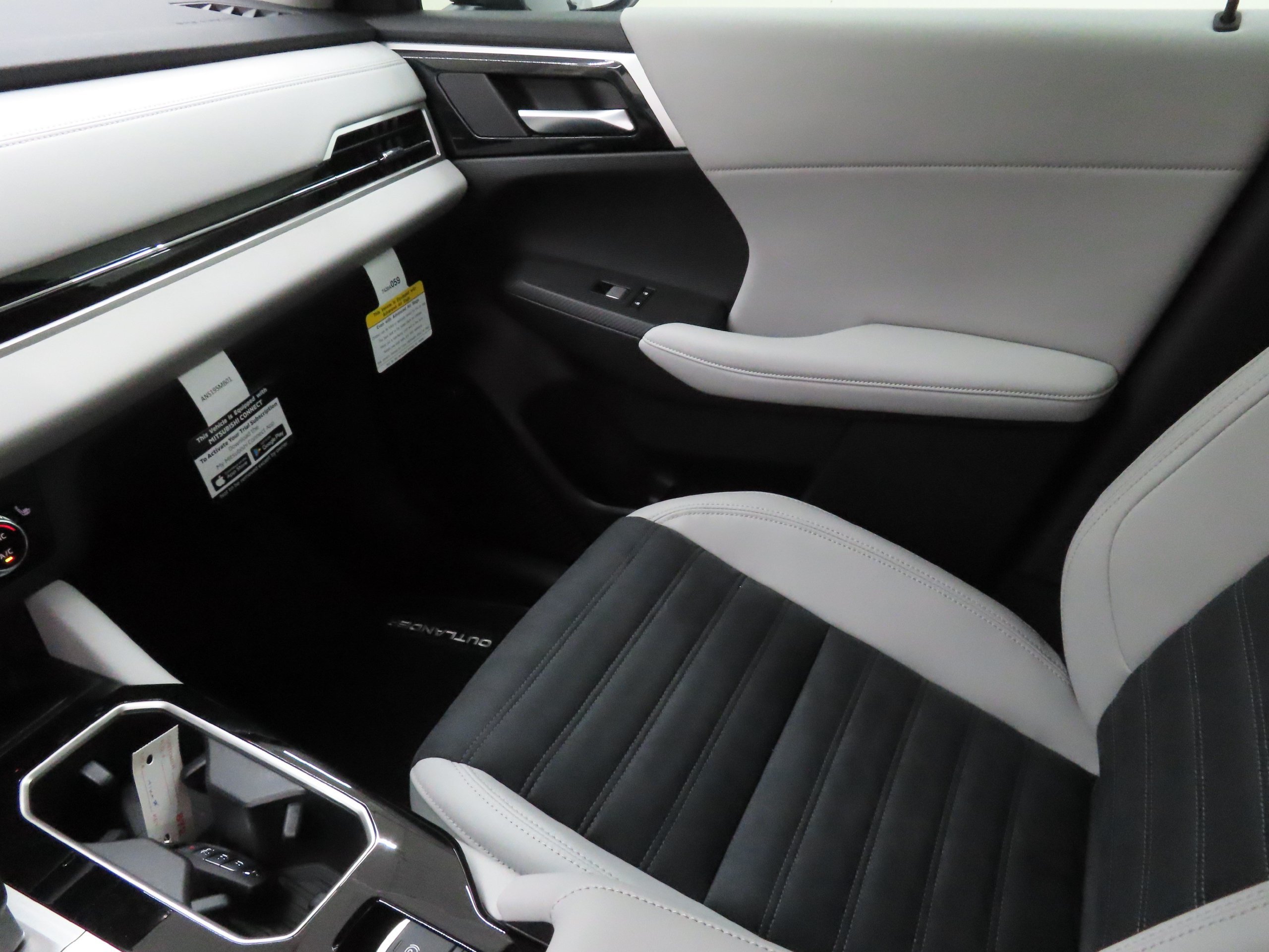 New 2026 Mitsubishi Outlander SE AWD/4WD image 19
