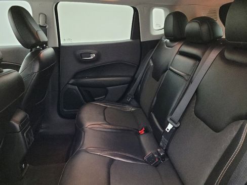 Used 2018 Jeep Compass Latitude w/ Safe & Security Group image 18