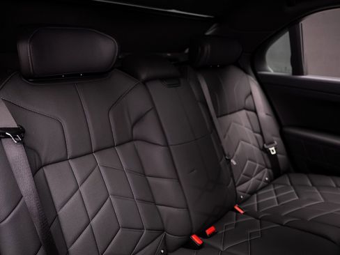 Used 2024 BMW 760i xDrive image 65