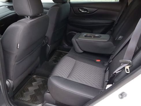 Used 2017 Nissan Rogue S FWD image 5