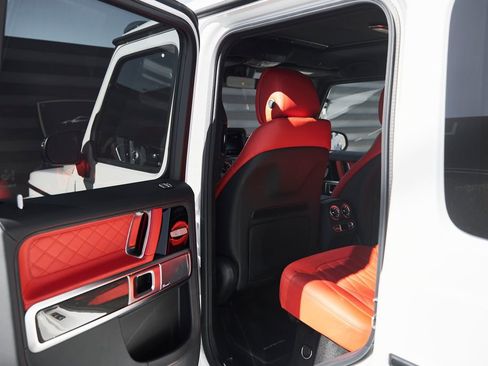 Used 2025 Mercedes-Benz G 63 AMG 4MATIC image 34