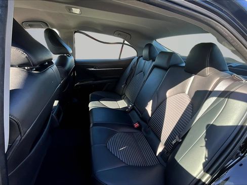 Used 2022 Toyota Camry SE FWD image 23