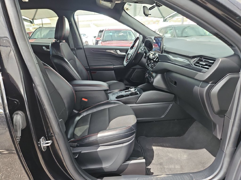 Used 2025 Ford Escape ST-Line AWD/4WD image 29