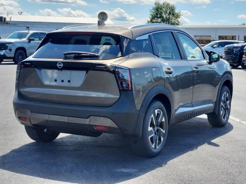 New 2025 Nissan Kicks SV w/ SV Premium Package image 3
