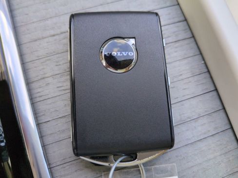 New 2025 Volvo XC60 T8 Plus w/ Protection Package Premier image 28