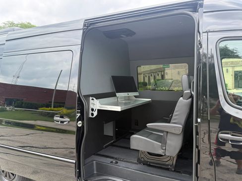 Used 2020 Mercedes-Benz Sprinter 2500 image 20
