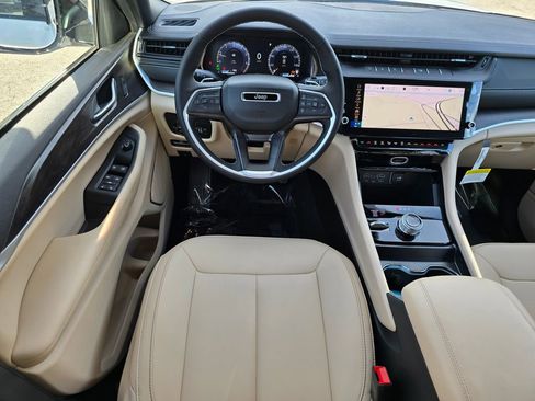 New 2026 Jeep Grand Cherokee Limited image 25