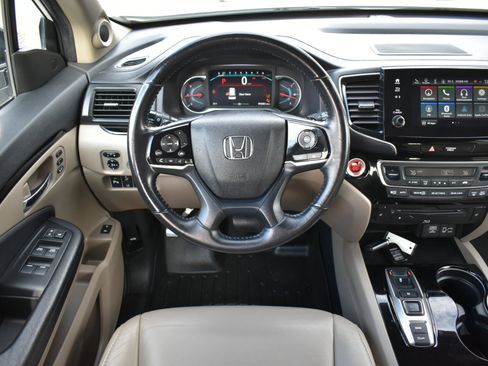 Used 2019 Honda Pilot Touring image 12