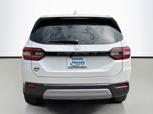 Used 2025 Honda Pilot EX-L image 6