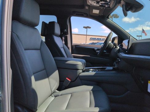 New 2026 Chevrolet Suburban Z71 w/ Z71 Off-Road Package AWD/4WD image 29