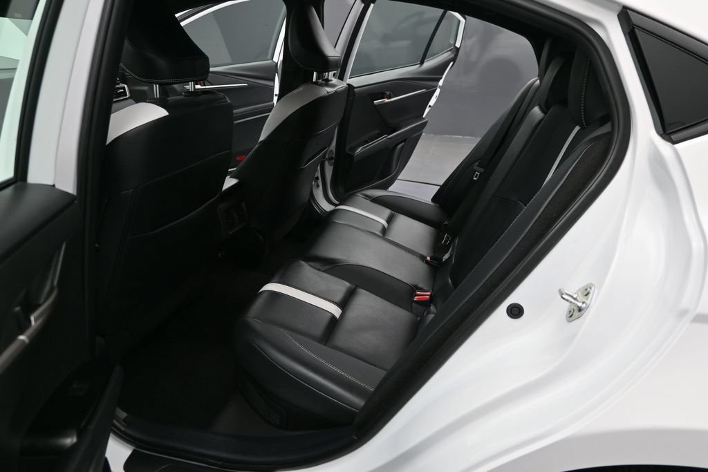 Used 2025 Toyota Camry SE FWD image 11