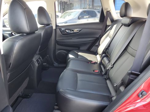 Used 2017 Nissan Rogue SL image 30