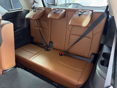 Used 2023 Nissan Pathfinder Platinum w/ Cargo Package AWD/4WD image 8