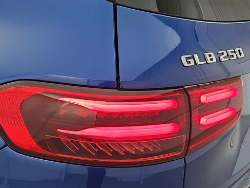 New 2026 Mercedes-Benz GLB 250 4MATIC image 35