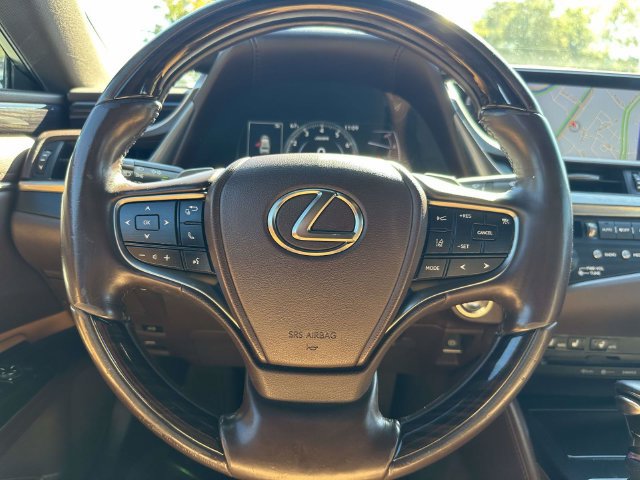 Used 2019 Lexus ES 350 w/ Premium Package FWD image 24