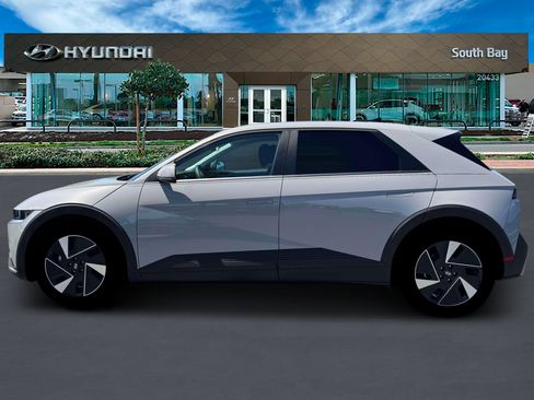 New 2026 Hyundai Ioniq 5 SE RWD image 3