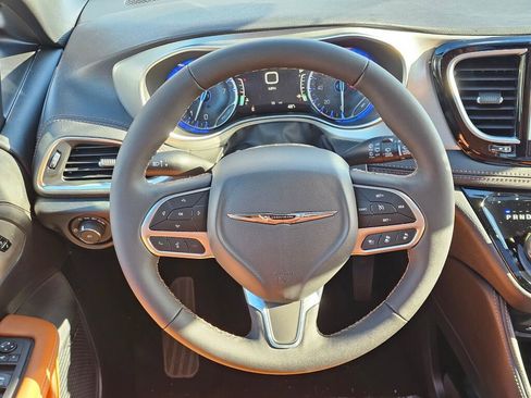 New 2026 Chrysler Pacifica Pinnacle image 16