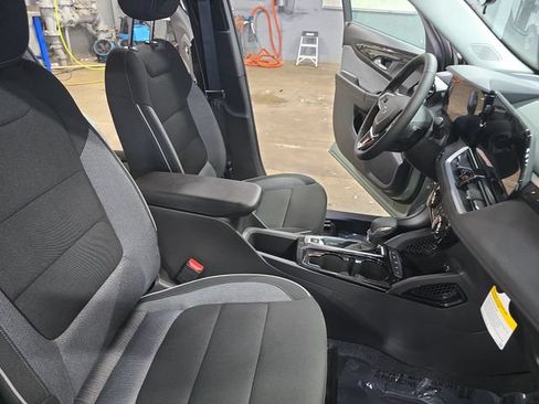 New 2026 Chevrolet TrailBlazer LT w/ Midnight Edition AWD/4WD image 13