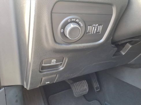 Used 2024 Jeep Grand Cherokee Altitude AWD/4WD image 18